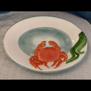Inspirado serving dish with a crab